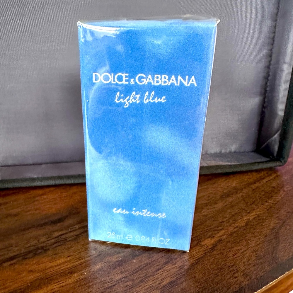 DOLCE & GABBANA .84oz light blue intense